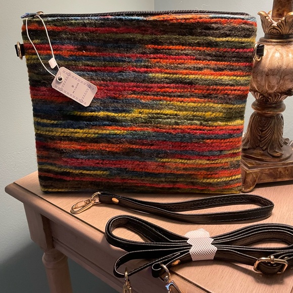 Unspoken Couture Colorful Canvas Crossbody/Wristlet/Clutch, Zip Closure NWT - Picture 3 of 8